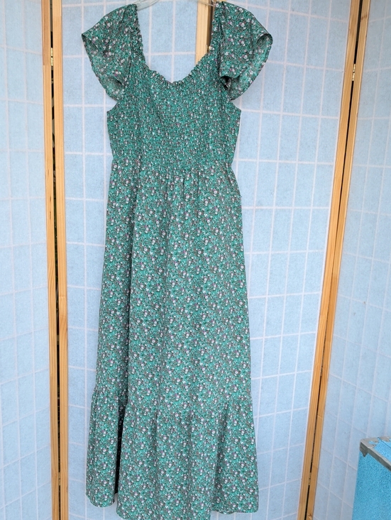 Kaileigh Dresses & Skirts - Kaileigh Green Floral Smocked Maxi Dress with Flutter Sleeves